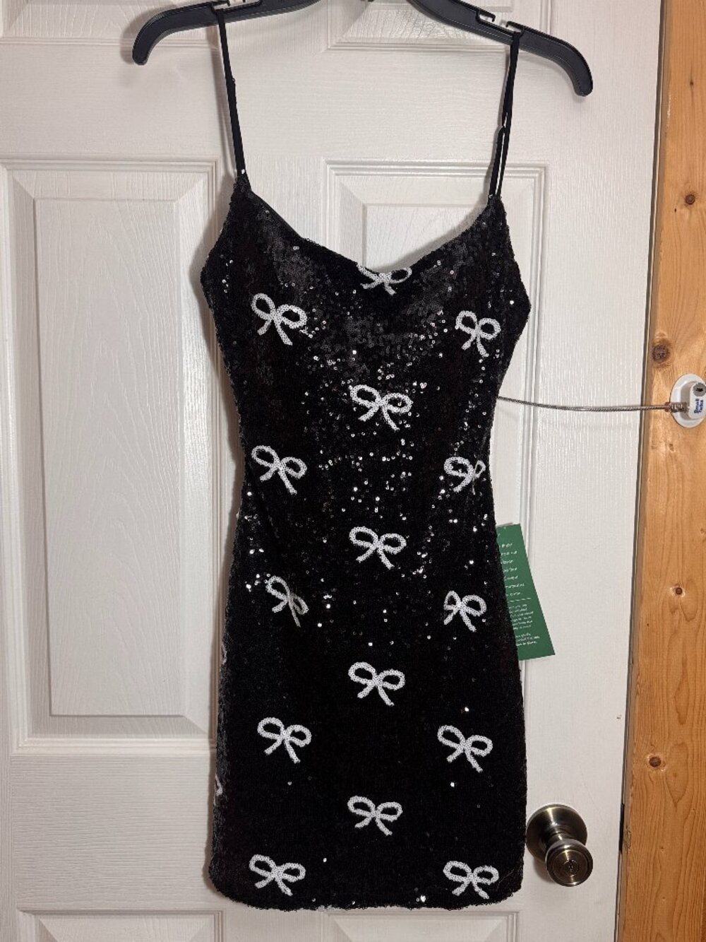 B. Smart Black Sequin Bow Mini Dress NWT Size 2 Fits Women XXS / 00